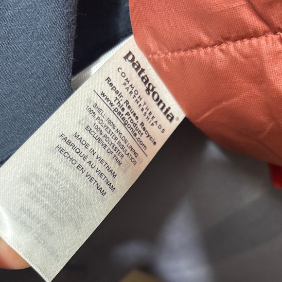 Patagonia Men's Vibrant Red Raincoat - Picture 9 of 13